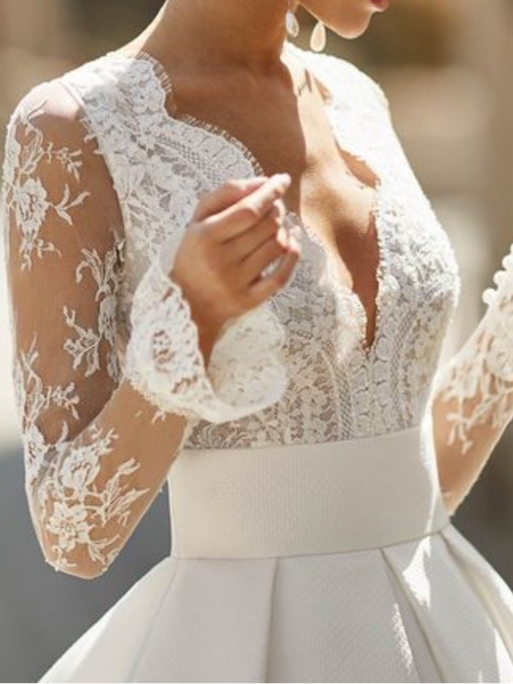 Aire Atelier Sz 8 Andrea Gown Elegant White Lace Long Sleeve $9,600